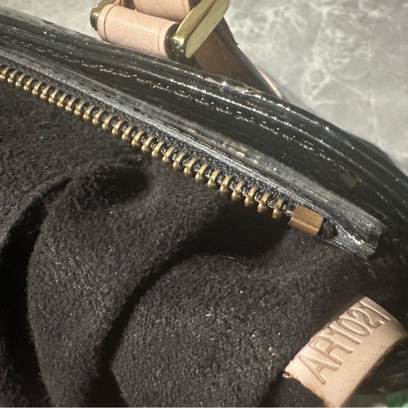 Louis Vuitton Womens Monogram Vernis Patent Leather Reade GM Tote Handbag Black - Picture 5 of 5